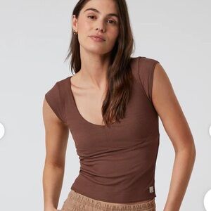 Vuori sleeveless cove v-neck